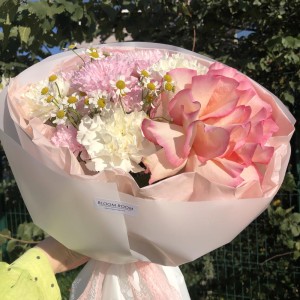 Милый букетик в розовых оттенках Bloom room