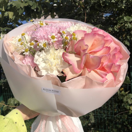 Милый букетик в розовых оттенках Bloom room