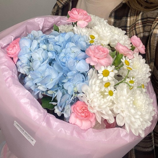 Авторский букет Bloom room  Гортензия, хризантема, диантус и танацетум